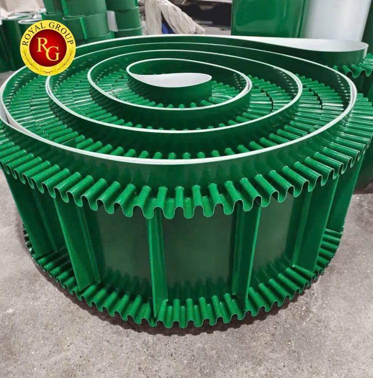Băng tải tai bèo – Giải pháp vận chuyển vật liệu dốc, tải trọng lớn