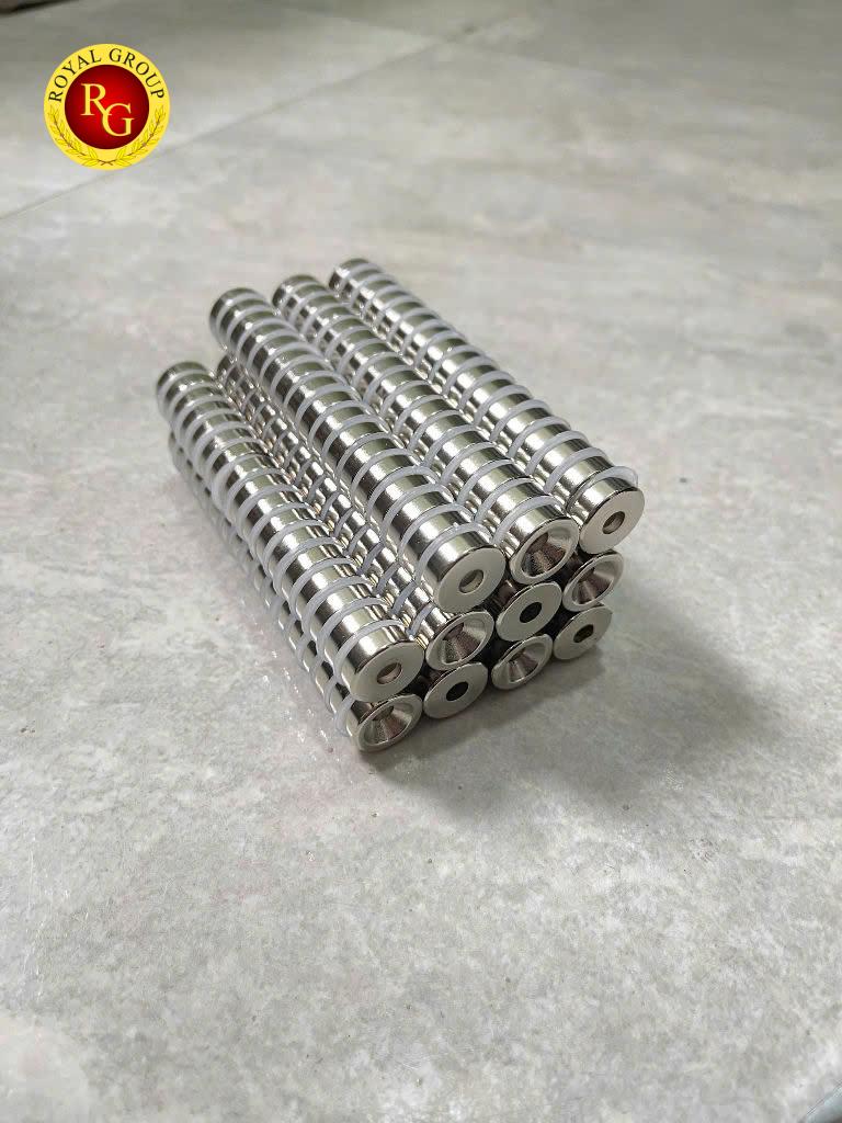 Nam Châm Đất Hiếm 15x5mm Lỗ Vát 5mm