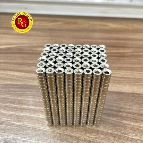 Nam châm đất hiếm 10x5 lỗ vat 4mm