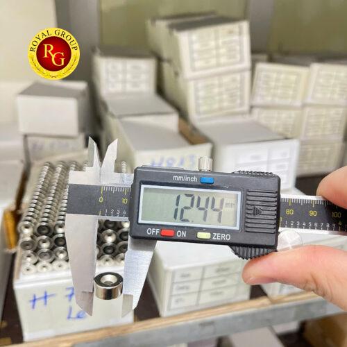 Alternative view of Nam châm đất hiếm 12,5x6 lỗ vat 3,7mm