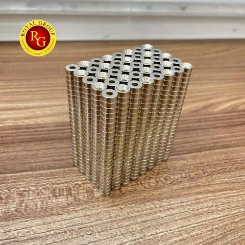 Nam châm đất hiếm 10x4 lỗ vat 4mm