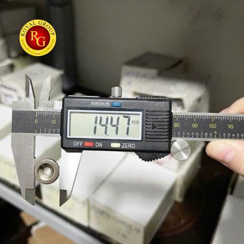 Alternative view of Nam châm đất hiếm 15x3 lỗ vat 4mm
