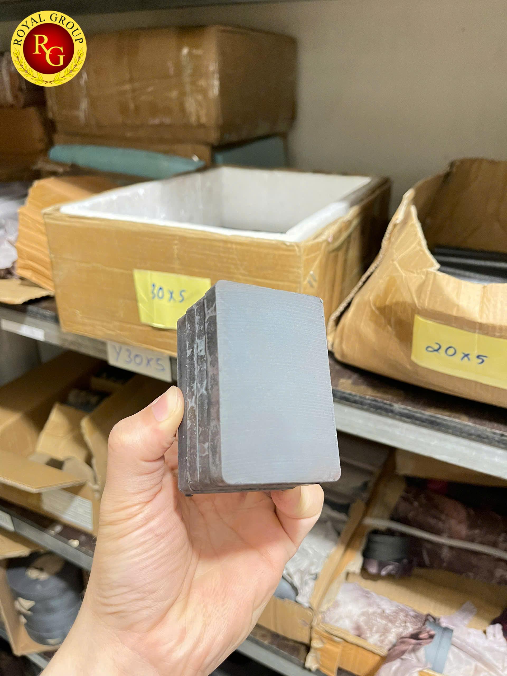 Nam châm Ferrite 75x50x10mm