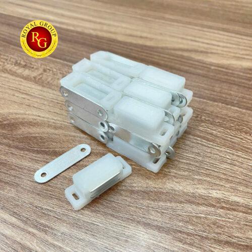 Nam châm hít cửa tủ nhỏ