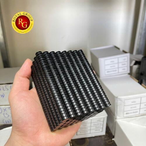 Nam châm đất hiếm 10x10mm rãnh mạ Epoxy